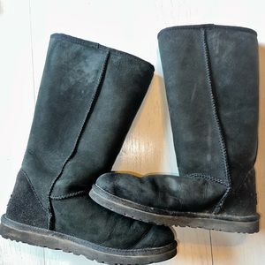 Ugg boots tall black only worn a few times